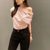 Top Chique Coreano Verão Novo Nicho Assimetria Ombro Caído Design Solto Cor Lisa Pulôver Camiseta de Manga Curta