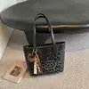 Bolso de mano retro casual con estampado de leopardo, gran capacidad, adecuado para ir al trabajo, bolso de hombro, bolso de axila, estilo nuevo, bolso de mano versátil y moderno