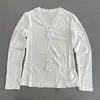 Camiseta de manga larga con cuello en V estilo coreano para mujer, corte ajustado, camisa básica versátil con decoración de botones, nuevo top transpirable de otoño