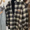 Camisa exterior holgada de cuadros estilo vintage, chaqueta nueva de longitud corta y manga larga para primavera/otoño 2026 para personas menudas, reduce la edad