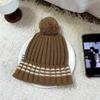 Bola de Pelo Listrada Outono e Inverno Proteção para Orelhas Quente Cor Contrastante Bola de Pelo Chapéu de Lã Moda Infantil Proteção para Orelhas de Tricô Chapéu de Tricô