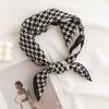 Pañuelo Cuadrado Retro Estampado de 65cm, Pañuelo de Imitación Seda Elegante y a la Moda, de Alta Gama y Versátil, Venta al por Mayor de Pañuelos para Viajeros