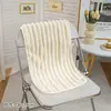 Toalla Amplia de Caramelo Rayado para el Hogar, Absorbente, Engrosada, Secado Rápido, Toalla de Mano para Limpieza, Tipo Colgante, Venta al por Mayor Directa