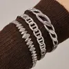 Pulsera de Moda Hueca Incrustada con Diamantes, Acero Inoxidable Chapado en Oro de 18 Quilates, Pulsera de Estilo Broche para Mujer, Joyería Elegante para la Mano, Exquisito Accesorio para la Mano
