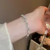 Pulsera de Flor Estrella de Zirconia Bañada en Oro Real, Pulsera de Lujo Ligero de Gama Alta, Joyería de Mano de Moda y Elegante con un Diseño Único