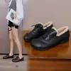 Pantuflas cálidas con forro de felpa para mujer, nuevo estilo invierno 2026, mocasines antideslizantes, zapatos de algodón de suela plana, mocasines de felpa