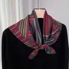 Novo Lenço Quadrado de Seda e Lã de Alto Padrão para Proteção do Pescoço e à Prova de Frio para Mulheres, Quente e Versátil 65cm Lenço de Ombro e Cachecol