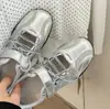 Nuevos Zapatos de Entrenamiento Alemanes Plateados para Mujer 2026 con Aumento Interno de Altura de 4 cm, Estilo Ballet, Tenis Casuales de Velcro, Zapatos Mary Jane