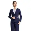 Elegante conjunto de traje y falda azul marino con cuello en V que ciñe la cintura, ropa de trabajo para recepcionista de hotel, nueva colección otoño 2026 para mujer profesional