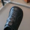 Zapatos de piel para niños estilo coreano, colección 2026, unisex, con cierres de velcro, suelas suaves, estilo casual, versátiles para el uso diario y actuaciones