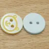 Venta al por mayor de botones de resina de dibujos animados multicolores, piezas para accesorios de cabello hechos a mano para ropa infantil, botones de dibujos animados para decoración, botones cosidos a mano
