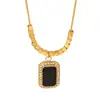Collar Colgante Cuadrado Negro Incrustado con Diamantes Retro de Venta Caliente Transfronteriza para Mujer, Accesorio de Cadena para Clavícula de Acero de Titanio con Diseño de Nicho de Lujo Ligero