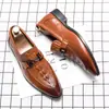Nuevos Zapatos de Cuero Coreanos para Hombre Puntiagudos Modernos Casuales Moda Masculina Patrón de Cocodrilo Slip-on Zapatos de Vestir para Hombre Aumento Interior Negro