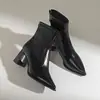 Botas de Cano Curto com Zíper nas Costas Estilo Coreano Bico Fino Salto Grosso Femininas Outono/Inverno Preto Elegante Estilo Coreano Botas Emagrecedoras Salto Médio Botas de Couro