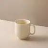Caneca de cerâmica 360ml para e-commerce transfronteiriço, cor sólida personalizada, com listras verticais em relevo, para café e leite