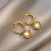 Hebilla de Oreja Corazón Melocotón Dorado Estilo Coreano Sentido del Diseño Pendiente de Oreja Moda Metal Pendiente Colgante Elegante Orejera de Celebridad Cibernética
