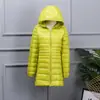 Jaqueta de plumas feminina plus size, comprimento médio, leve, com capuz, corte slim, para liquidação de entressafra, para 200kg