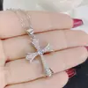 Colar Cruz Versa Europeu e Americano Punk Nível de Entrada Desejo Completo Diamante Novo Masculino e Feminino Diamante de Alto Carbono Pingente Super Brilhante