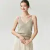 Elegante cardigã de mistura de caxemira e seda de amoreira com uma blusa de alça fina por baixo, um conjunto de duas peças para mulheres, perfeito para outono e inverno