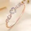 Pulsera de Corazón Dulce Exquisita de Moda Europea y Americana con Circonita Incrustada para Mujer, con Brillo Deslumbrante, Venta Caliente Transfronteriza, Nueva, al por Mayor