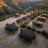 Mesas e Cadeiras de Madeira para Exterior, Mesas Longas para Ambientes de Pátio, Mesas e Cadeiras Comerciais para Áreas Panorâmicas e Parques de Diversão, Mesas Quadradas na Cor Champagne, Cadeiras Personalizadas