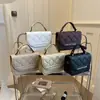 Bolsas cruzadas pequeñas estilo japonés y coreano para mujer, nueva colección otoño 2026, bolsos de hombro modernos y versátiles, venta al por mayor, patrón de diamantes
