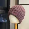 Gorro de Lana Bordado con Letras Nuevo 2026 para Hombre, Gorro de Punto Cálido Versátil Estilo Coreano, Marca de Moda para Mujer, Hace que el Rostro se Vea Más Pequeño