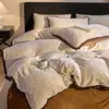 Juego de cuatro piezas retro de invierno tallado de terciopelo de leche engrosado, juego de tres piezas de sábana de cama de franela de coral con forro polar y funda de edredón de felpa