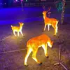 Família de Veados 1,3m Veado de Pescoço Torto Forma de Animal Lâmpada de Paisagem Veado Luminoso de Fibra de Vidro Artesanato de Resina