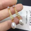 Pendientes de Perlas de Agua Dulce Naturales Zhuji para Mujer Zirconita Micro-pavimentada Moda de Gama Alta Diseño de Espina de Pez Joyería de Perlas Al por Mayor