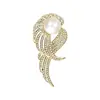 Broche de Ala de Perla de Lujo Ligero para Mujer Pin Completo de Pedrería de Alta Gama Accesorio Versátil para Trajes Abrigos Ramilletes Fabricante Venta al por Mayor
