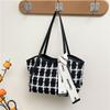 Bolsa tote de nicho grande capacidade feminina primavera e verão 2025 nova linda personalidade moderna bolsa de ombro estilo ocidental