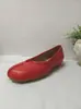 2026 Zapatos Planos Nuevos Estilo Comercio Exterior Plisados de Punta Redonda y Punta Dividida Pezuña de Cerdo Pezuña de Caballo Pezuña de Oveja Zapatos Planos Tallas Grandes para Mujer