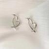 Dois Brincos de Amor Brincos de Vento Frio Simples Traseiro Pendurado Brincos de Todos os Brincos de Casamento Único Feminino Estilo Hong Kong