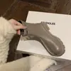 Versão Couro 2026 Outono e Inverno Novo Estilo Tendência Fivela Lateral Salto Grosso Chunky Botas Curtas Slim para Mulheres Couro Genuíno