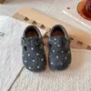 Zapatos Birkenstock de Lunares para Niños 2026 Otoño/Invierno Nuevo Estilo Mori-kei Más Terciopelo Cálido Retro para Niñas Suela Suave Versátiles Zapatos de Algodón