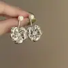 Aretes Largos de Borla de Flor de Metal, Únicos y Exagerados, Mariposa Dulce y Fresca, Nuevo Estilo Transfronterizo, Inspirados en Celebridades