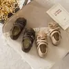Zapatos de piel estilo princesa para niña, nueva colección de verano y otoño, con diseño de lazo, punta fina y suela suave, adecuados para actuaciones y baile