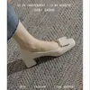 Zapatos de tacón grueso para mujer, nueva colección verano 2026, diseño versátil de punta cuadrada, cómodos para madres, tacón medio, elegantes tacones altos, zapatos profesionales de piel suave