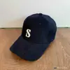 Gorra de Béisbol de Pana Estilo Japonés Bordado Letra S Pareja Estudiante Casual Versátil Ala Ancha Adelgazante Facial Tendencia