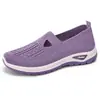 Sapatos Femininos Sapatos Casuais Transfronteiriços Tamanho Grande Sapatos de Malha Respirável Slip-On Sapatos de Tecido Old Beijing Sapatos Femininos Versáteis Sapatos de Mãe