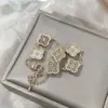 Pulsera Multifacética de Flores y Hierba de Diamantes de Acero de Titanio Chapada en Oro de 18k Pulsera de Fritillaria de Diamante Lujo Ligero Nicho Pulsera de Alta Gama