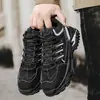 Outono 2026 Sapatos Esportivos de Caminhada Masculinos de Cano Alto Antiderrapantes Botas Martin Casuais com Solado Grosso Aumentadoras de Altura KS8889
