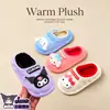 Pantuflas de algodón de invierno para niños Sanrio, unisex, cálidas y forradas de felpa, impermeables, con diseño de Kuromi, estilo bebé con talón cerrado