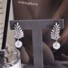 Aretes de Zirconia Perla, Aretes de Nicho de Alta Gama con Sentido de Diseño, Populares en Xiaohongshu, Aretes Versátiles al por Mayor E7494