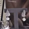 Pendientes de Perla Imitación Elegantes Europeos y Americanos para Celebridades de Internet, Pendientes Simples Largos con Forma de Hoja, Versátiles e7494
