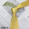 Venda Direta do Fabricante Ponto de Venda Gravata Lisa de Poliéster 8cm Gravata Social com Várias Cores Gravata no Atacado