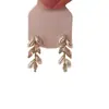 Pendientes para hombre con forma de estrella de amor cepillada esmerilada 2025 nuevo popular de lujo ligero alta gama pendientes con clip para oreja femenino nicho único