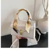 Bolsa Transversal Feminina Versátil Estilo Retrô de Nicho Bolsa de Mão de Alta Qualidade Nova Bolsa de Ombro para Mamães de Grande Capacidade