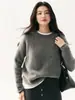 Macio e confortável, com um caimento relaxado! Este suéter de cashmere feminino, com corte solto, ombros caídos e gola redonda, apresenta um design casual com bainha enrolada e é perfeito como uma camada base de tricô.